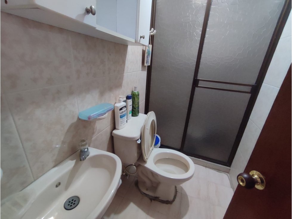 CASA DE TRES PISOS SAN ANTONIO DE PRADO CERCA PARQUE PRINCIPAL — foto 5