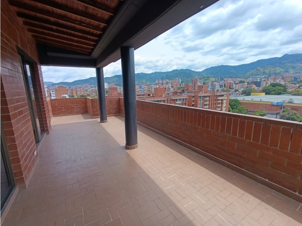 PENTHOUSE LAURELES CERCA I.E. LUCRECIO — foto 5