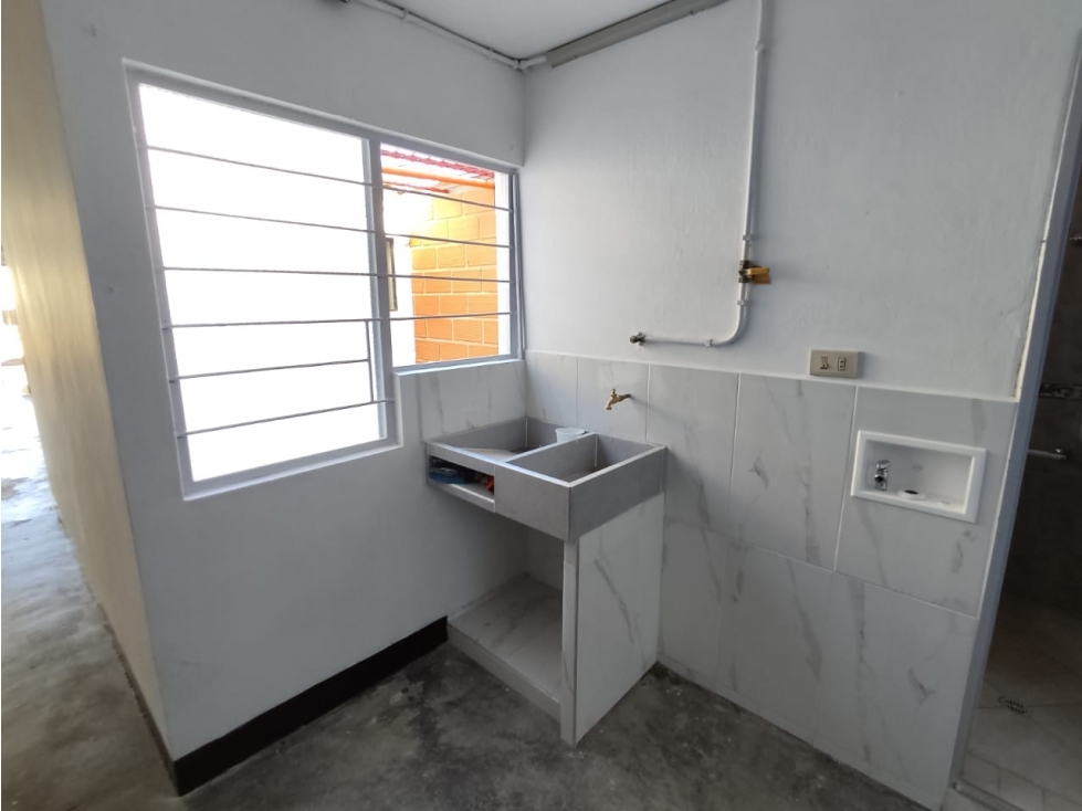 APARTAMENTO TERCER PISO SECTOR ROBLEDO CERCA PQUE. LA CRUZ — foto 6