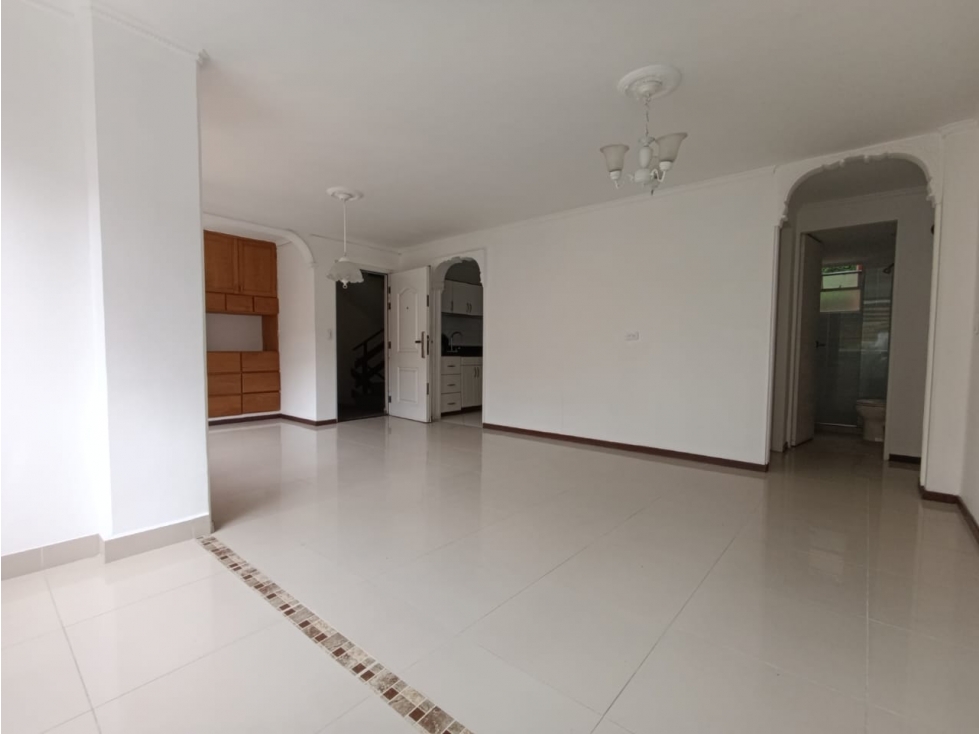 APARTAMENTO CALASANZ CERCA IGLESIA SAN MATÍAS APÓSTOL — foto 6