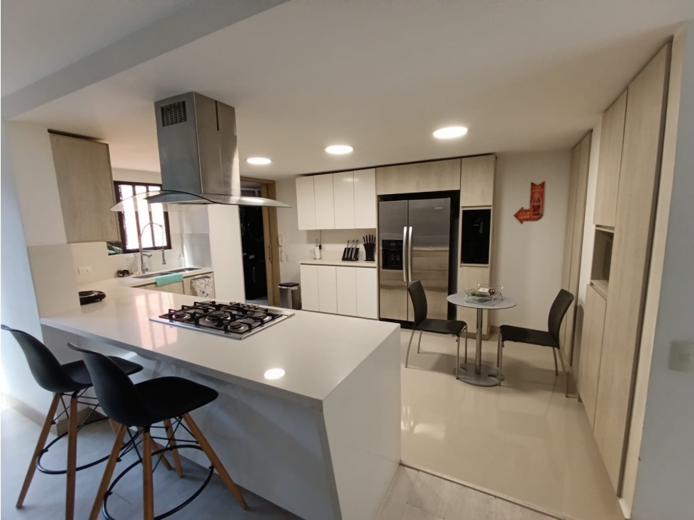 APARTAMENTO EL POBLADO CERCA CLUB CAMPESTRE — foto 4