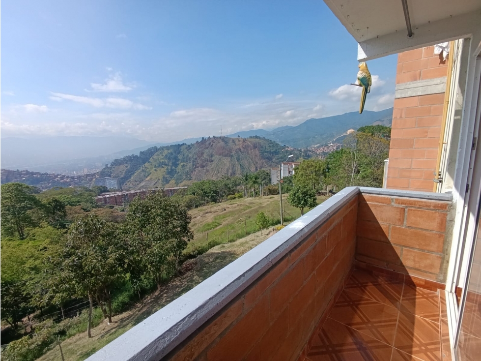 APARTAMENTO ROBLEDO A 5 MIN. EST. METROCABLE LA AURORA — foto 2