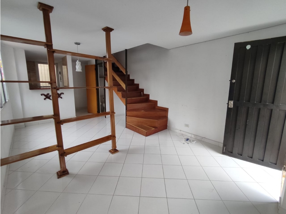 APARTAMENTO UNIFAMILIAR SECTOR ROBLEDO CERCA PQUE. PRINCIPAL — foto 2