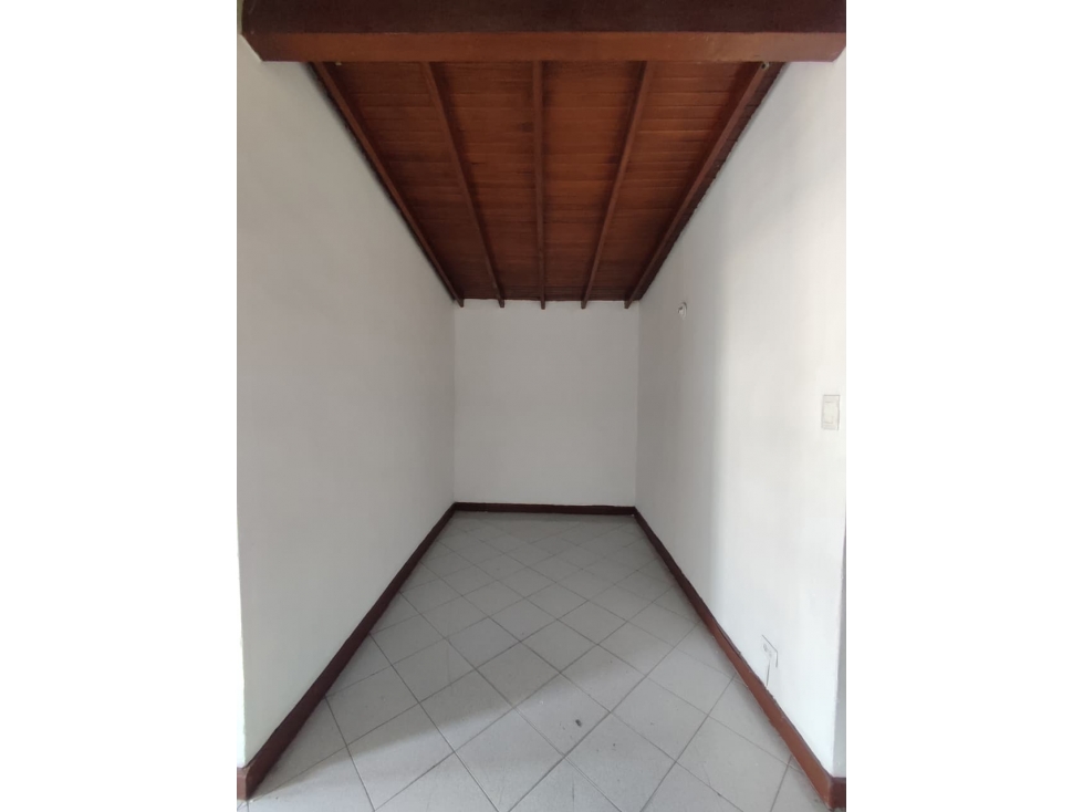 CASA LOS COLORES CERCA MERCADOS MADRID LA 80 — foto 4