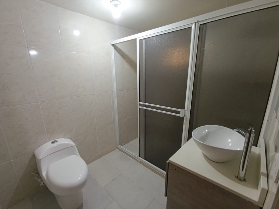 APARTAMENTO CASTILLA CERCA EST. POLICIA 12 DE OCTUBRE — foto 4