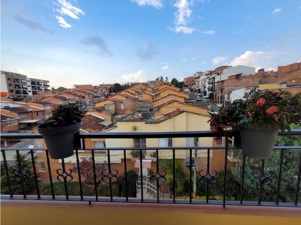 ENCANTADOR APARTAMENTO CASA EN VENTA MARINILLLA