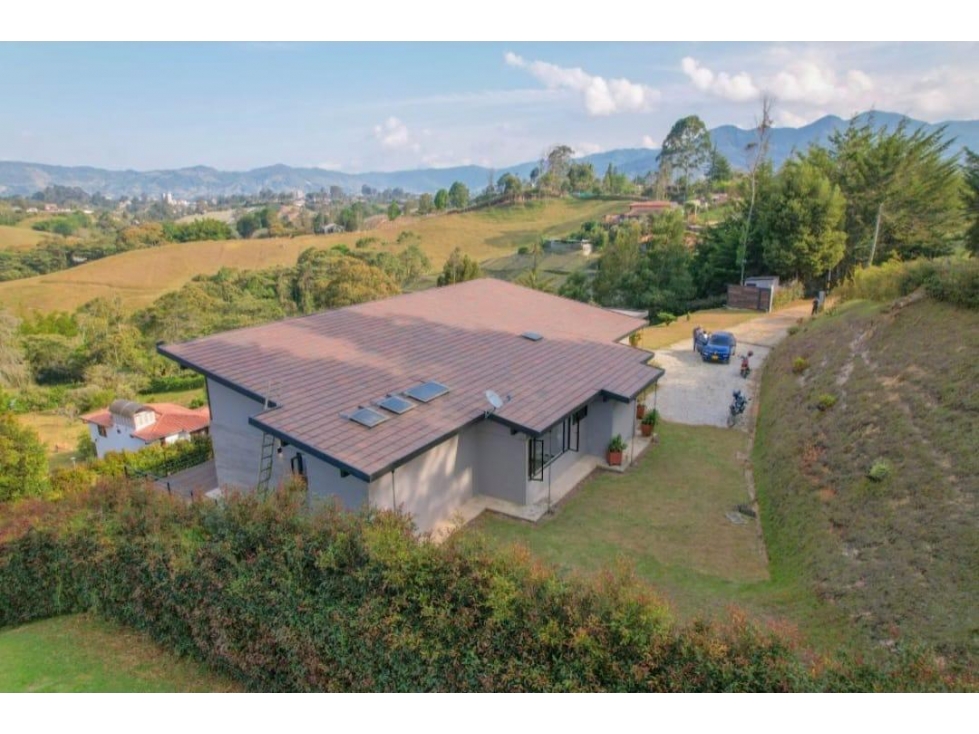 ENCANTADORA CASA CAMPESTRE EN VENTA CARMEN DE VIBORAL — foto 2