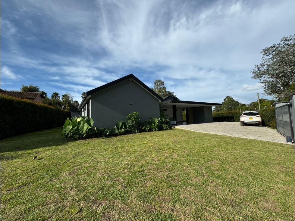 ESPECTACULAR CASA EN VENTA LLANOGRANDE — foto 2