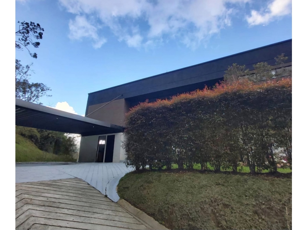 HERMOSA CASA FINCA EN VENTA ALTO DE LAS PALMAS MEDELLÍN — foto 2