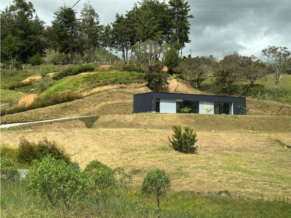 HERMOSA FINCA EN VENTA PARA ESTRENAR