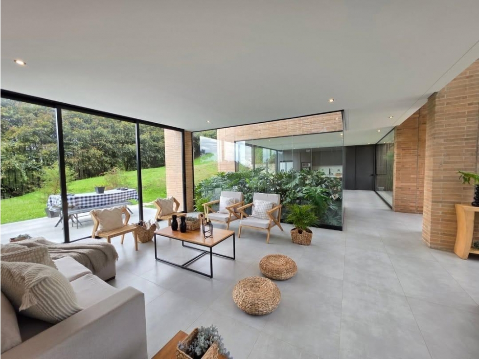 ESPECTACULAR CASA EN VENTA ALTO DE PALMAS — foto 5