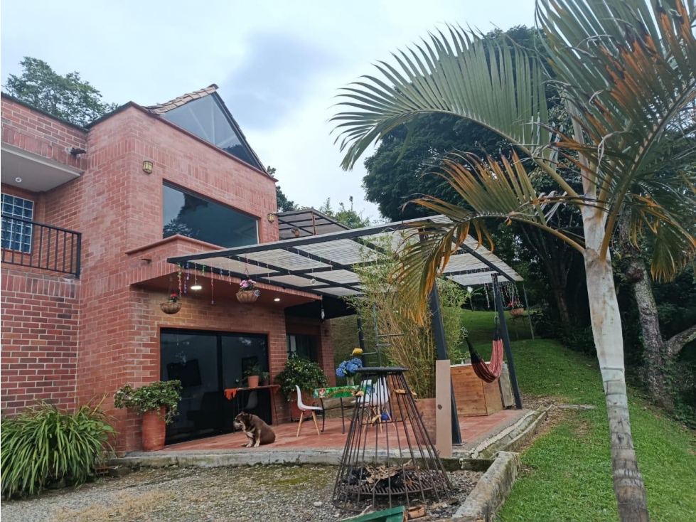 HERMOSA CASA EN VENTA ENVIGADO SECTOR EL CHINGUI — foto 2