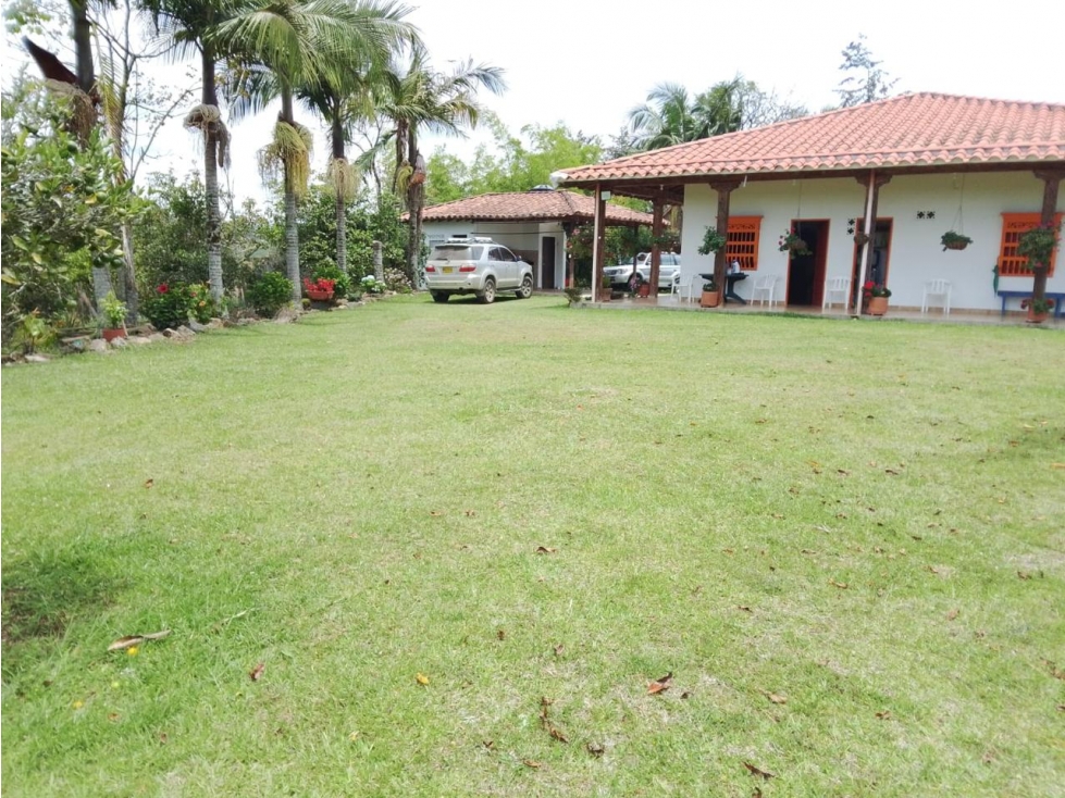 ESPECTACULAR FINCA TRADICIONAL EN VENTA CERCA A LA AUTOPISTA — foto 2