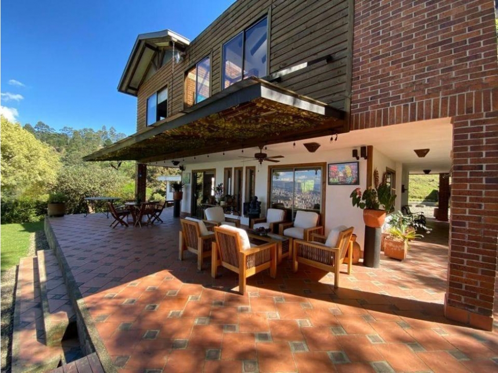 EXCELENTE CASA CAMPESTRE EN VENTA ENVIGADO