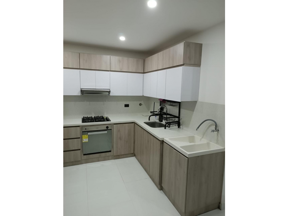 HERMOSA CASA EN UNIDAD CERRADA RIONEGRO-ANTIOQUIA — foto 2