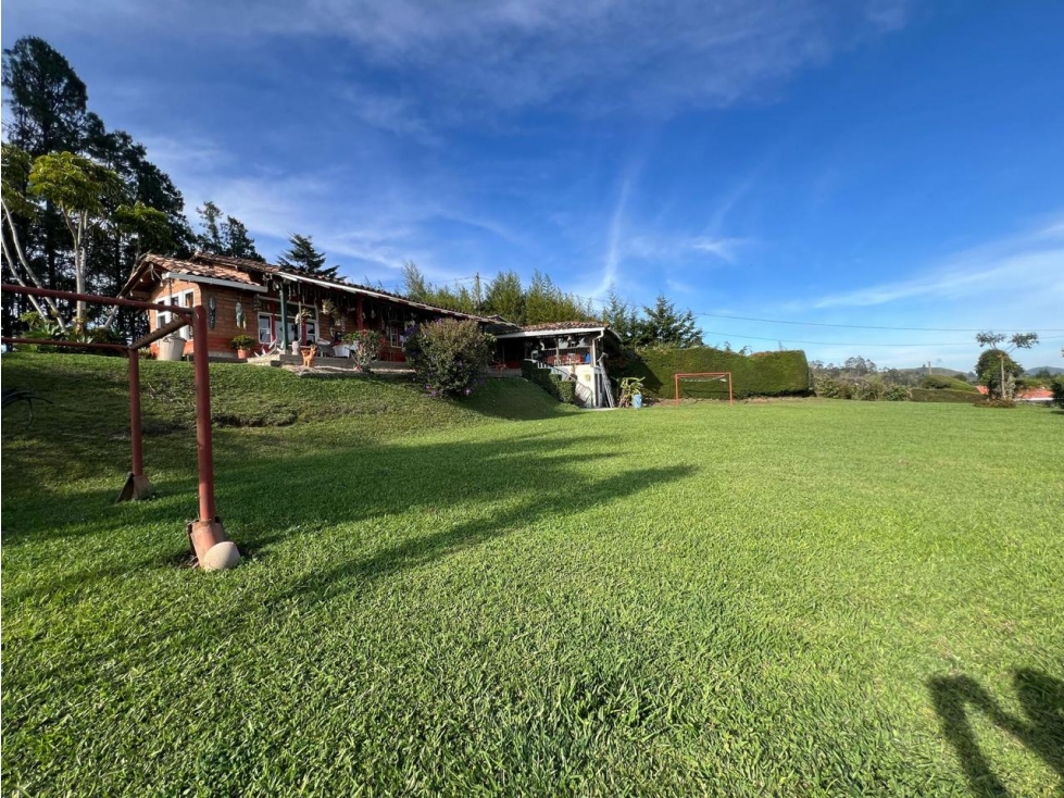 LINDA FINCA EN VENTA CERCA A LA AUTOPISTA MEDELLÍN BOGOTÁ
