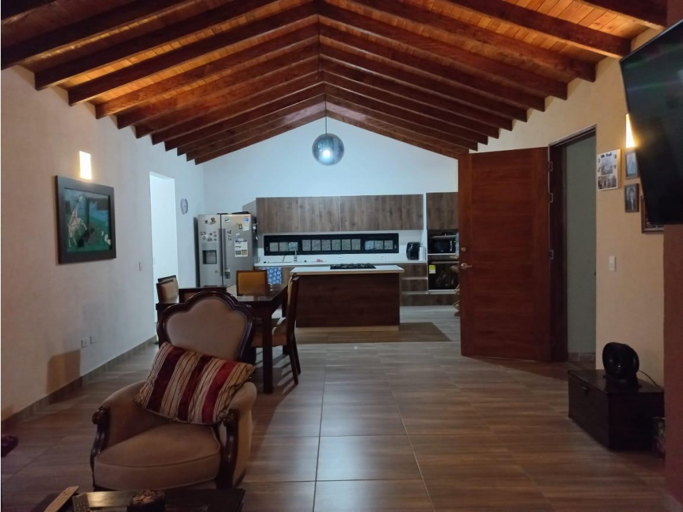 ENCANTADORA FINCA DE LUJO EN VENTA LA CEJA. HERMSOA VISTA Y VECINDARIO — foto 5