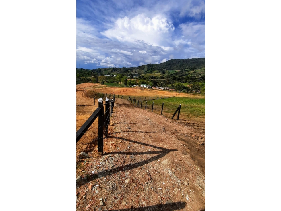 LINDOS LOTES EN VENTA ESCRITURAS 100% FAVORABLES - CARMEN DE VIBORAL — foto 3