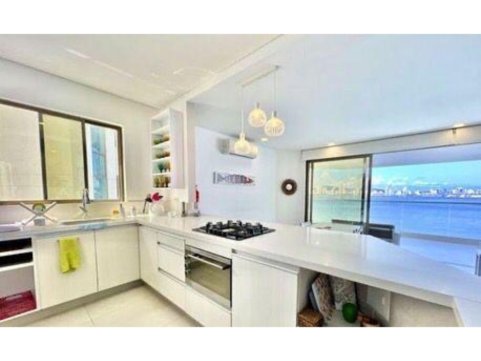 ENCANTADOR APARTAMENTO EN VENTA CON VISTA A LA BAHÍA DE CARTAGENA