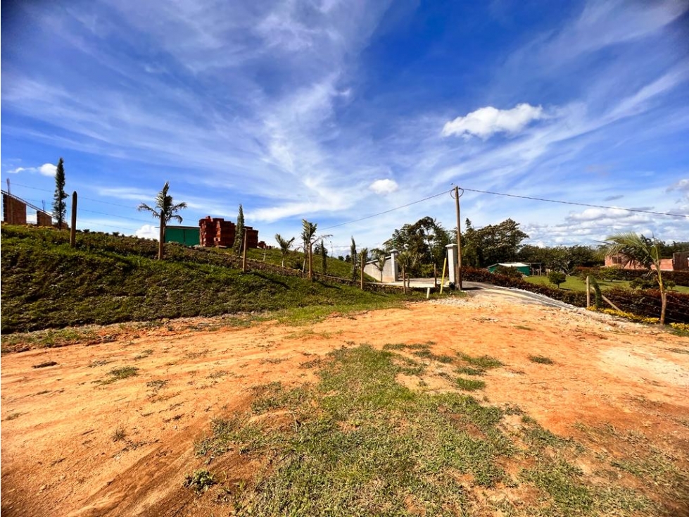 LINDO LOTE EN VENTA EN SEMIPARCELACIÓN EL CARMEN DE VIBORAL - 3