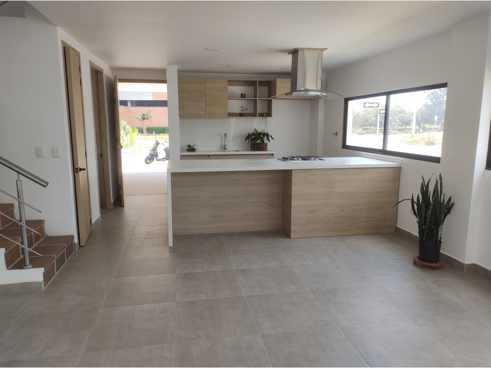 HERMOSA CASA DE 3 NIVELES EN VENTA PORVENIR RIONEGRO-ANTIOQUIA — foto 2