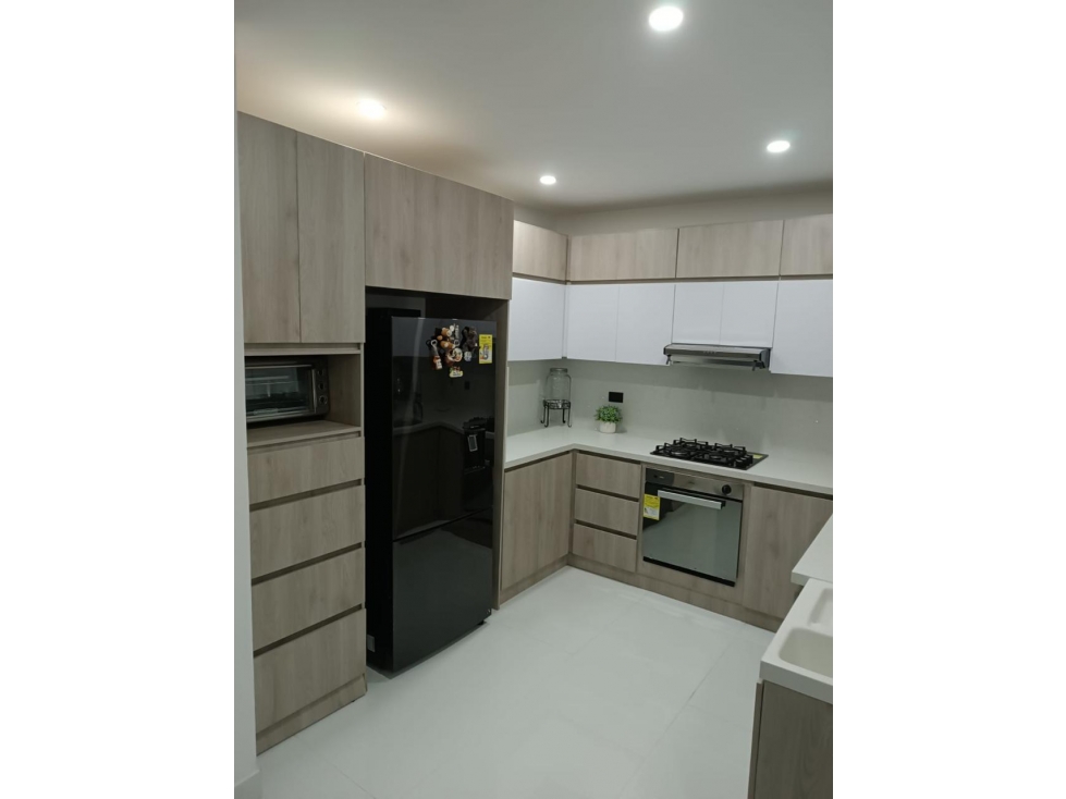 HERMOSA CASA EN UNIDAD CERRADA RIONEGRO-ANTIOQUIA