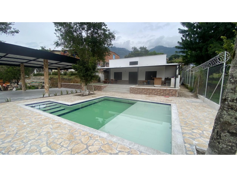 ENCANTADORA FINCA EN VENTA COPACABANA - 1