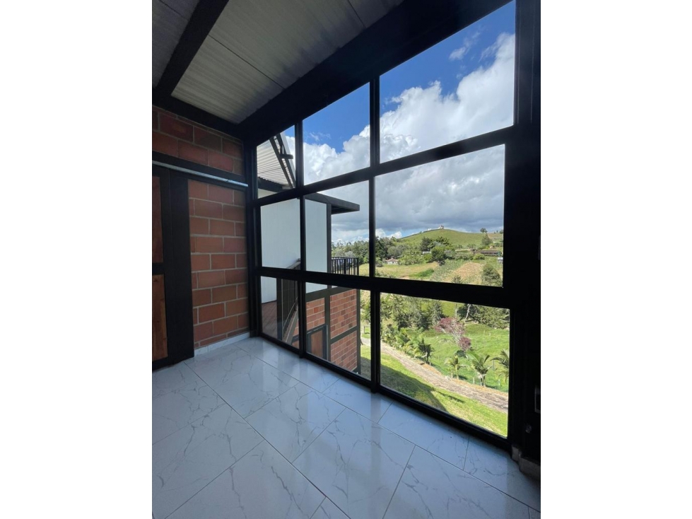 LINDA FINCA EN VENTA MARINILLA