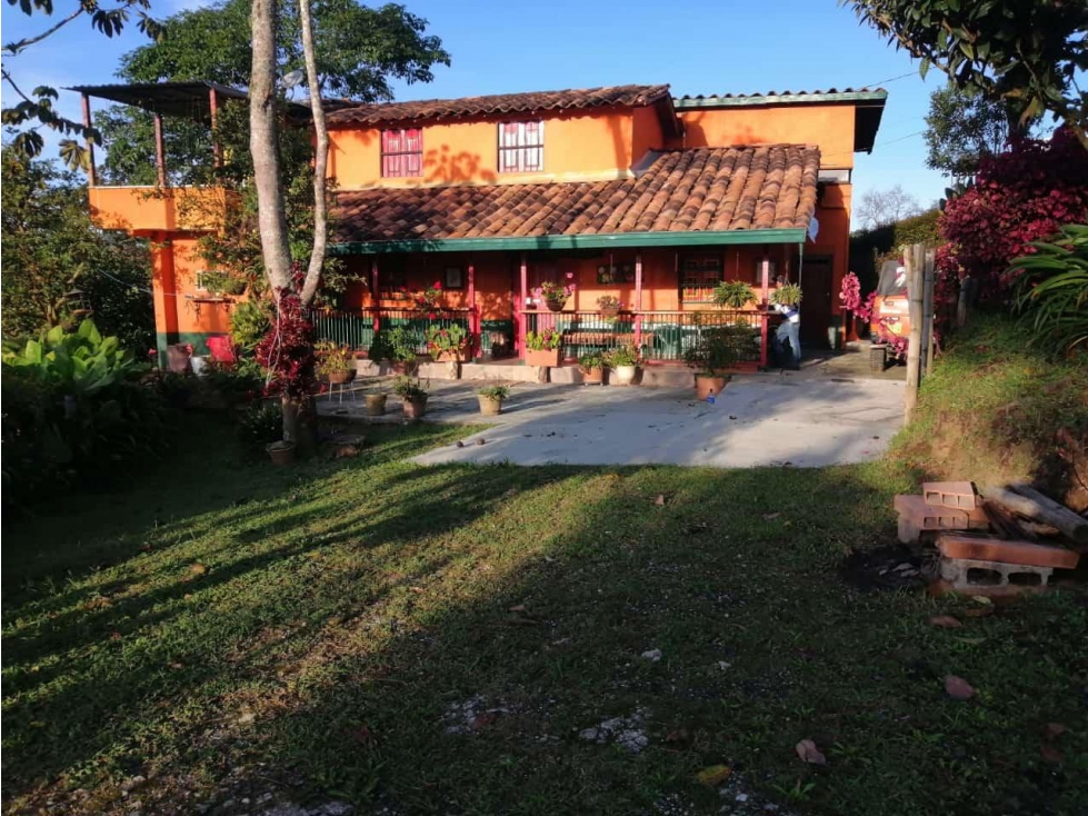 HERMOSA FINCA EN VENTA MARINILLA