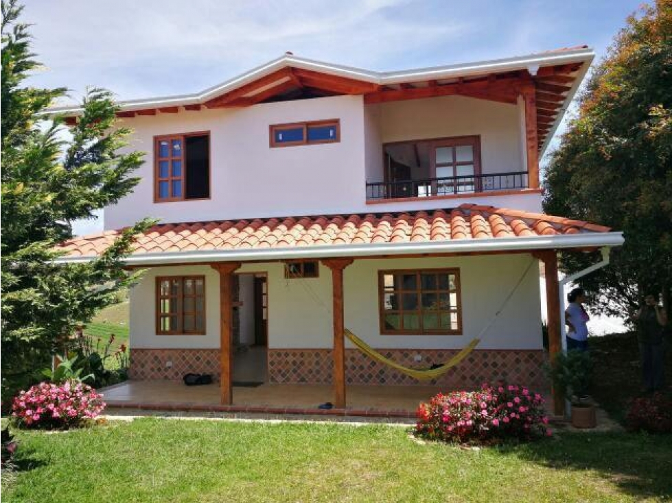 HERMOSA CASA FINCA EN VENTA EN MARINILLA ANTIOQUIA