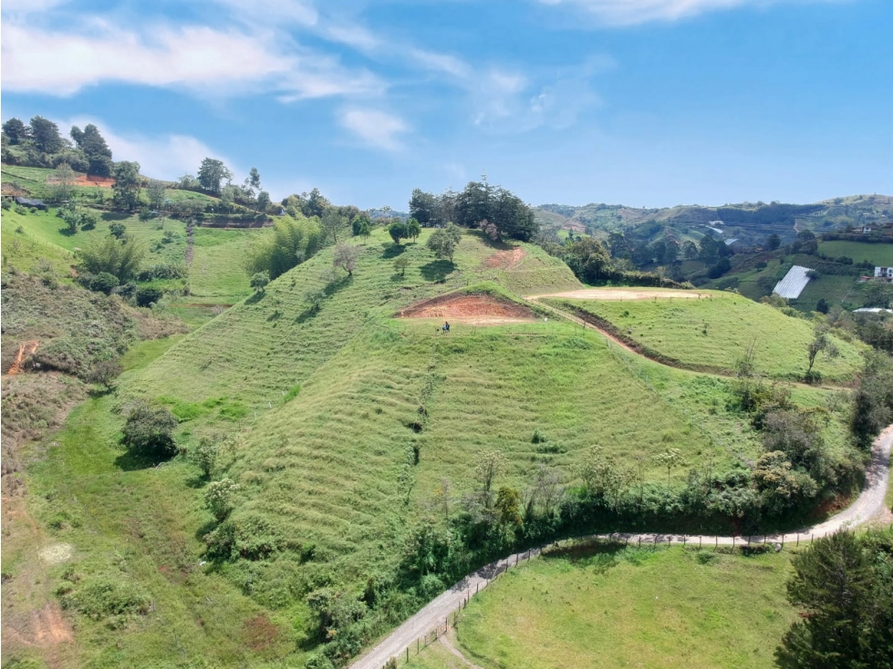 HERMOSO LOTE EN VENTA EN LA VEREDA POZO DE MARINILLA - 1