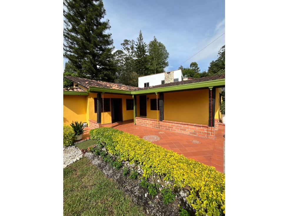 HERMOSA CASA CAMPESTRE EN VENTA CABECERAS LLANOGRANDE