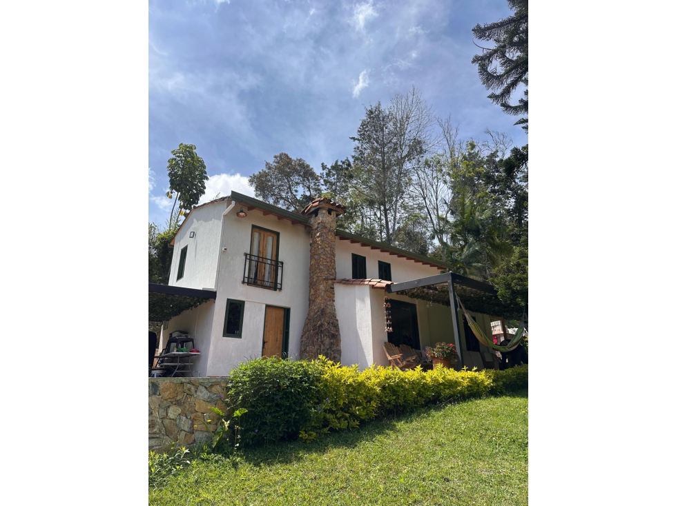 ENCANTADORA FINCA EN VENTA CERCA A LA AUTOPISTA MEDELLÍN BOGOTÁ