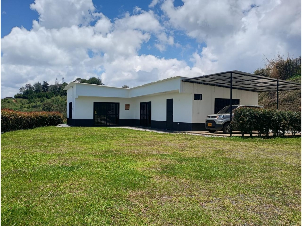 LINDA FINCA EN VENTA MARINILLA