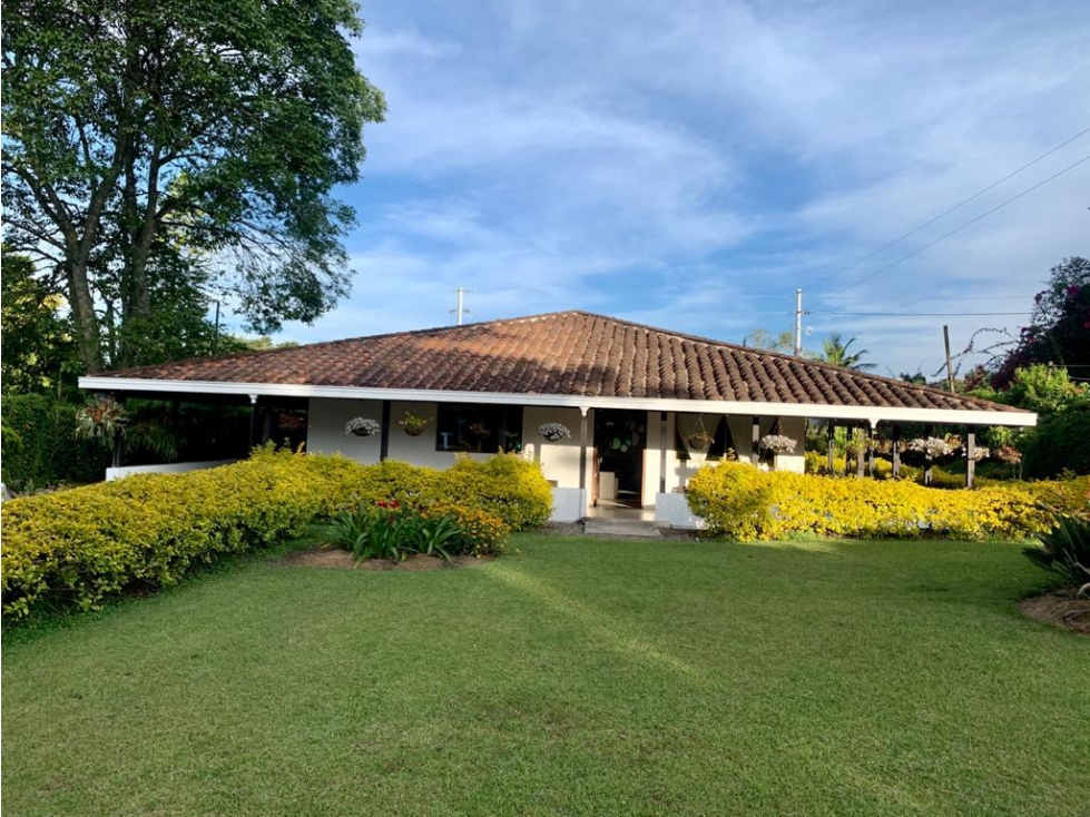 HERMOSA FINCA EN VENTA EN TODO EL CORAZÓN DE LLANOGRANDE