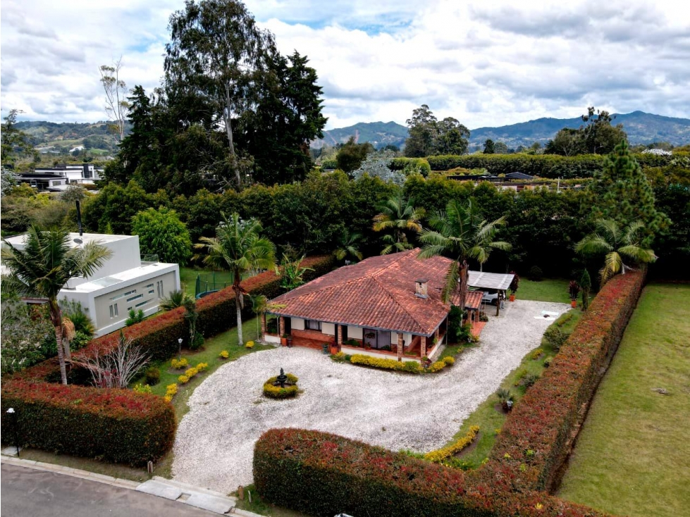 ENCANTADORA FINCA EN VENTA LLANOGRANDE