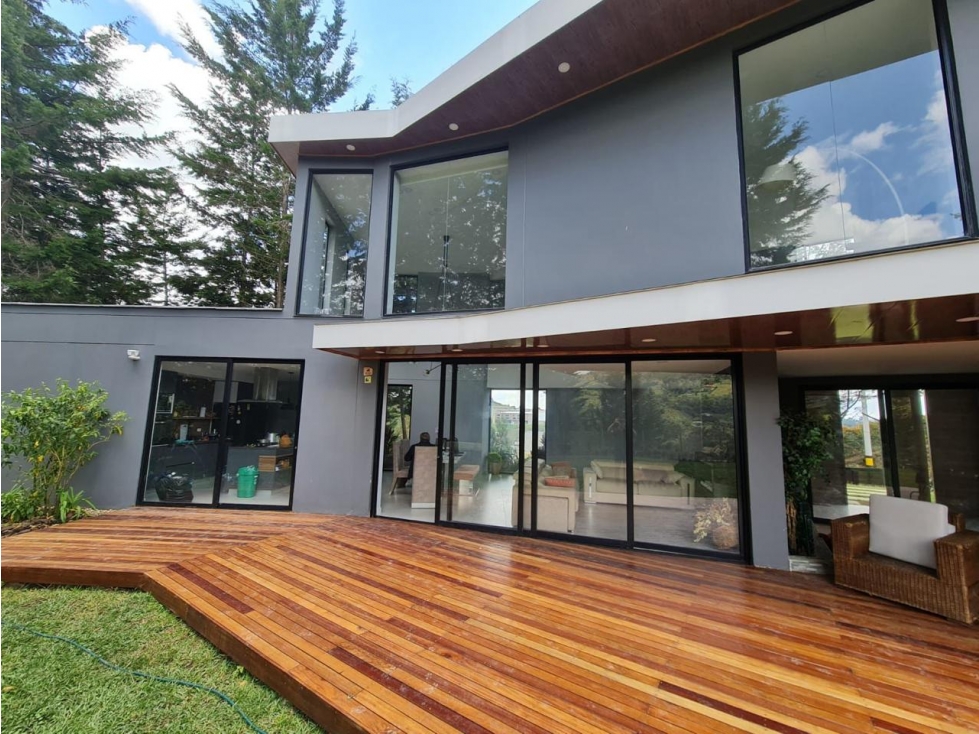 ESPECTACULAR FINCA EN VENTA CERCA AL AEROPUERTO