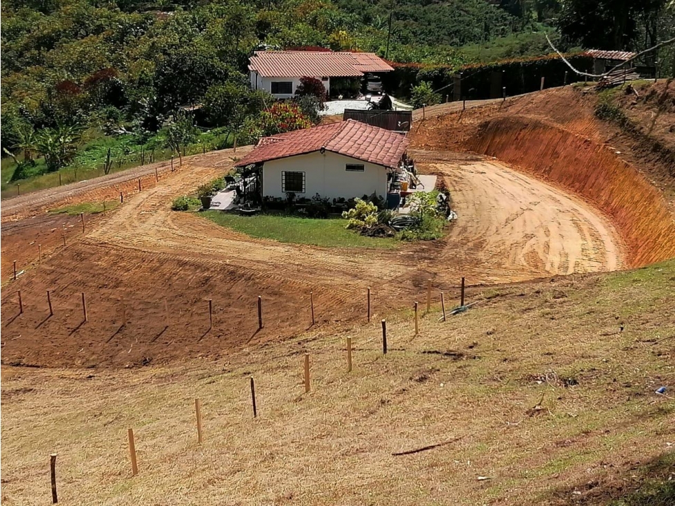 LINDA FINCA EN VENTA SAN VICENTE CERCA A LA AUTOPISTA