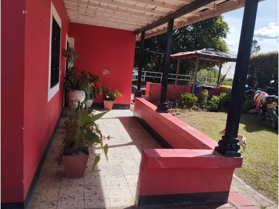 HERMOSA CASA FINCA EN VENTA MARINILLA ANTIOQUIA