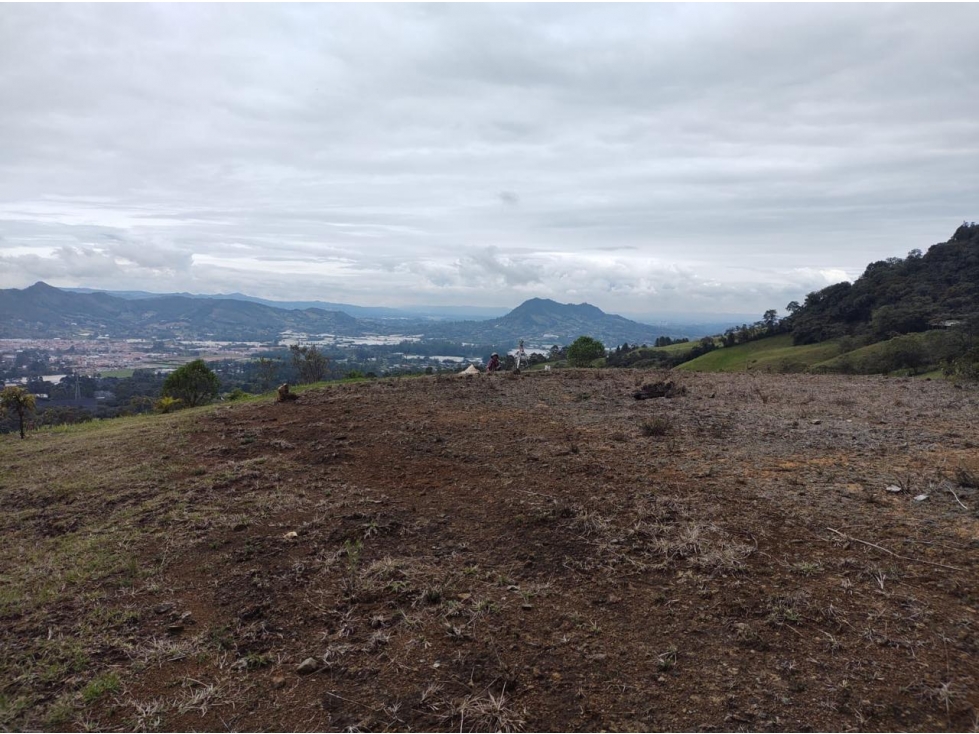 HERMOSO LOTE EN VENTA LA CEJA