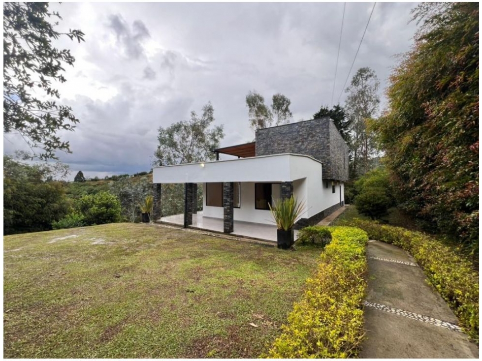 ENCANTADORA FINCA EN VENTA CERCA AL AEROPUERTO