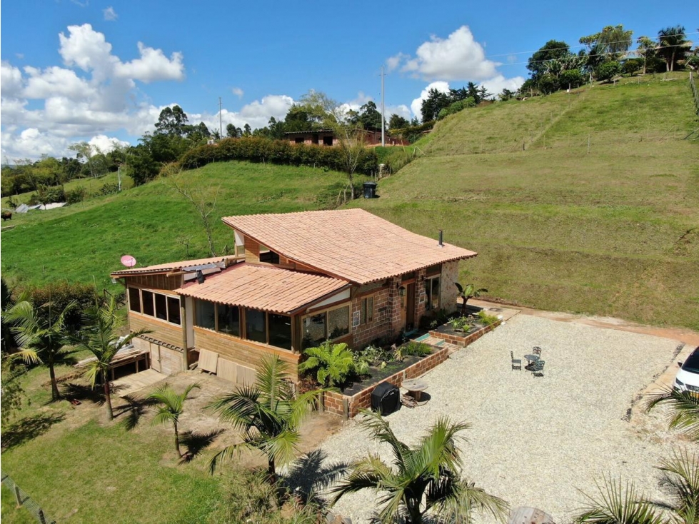 HERMOSA FINCA EN VENTA RIONEGRO CERCA A SAN ANTONIO DE PEREIRA