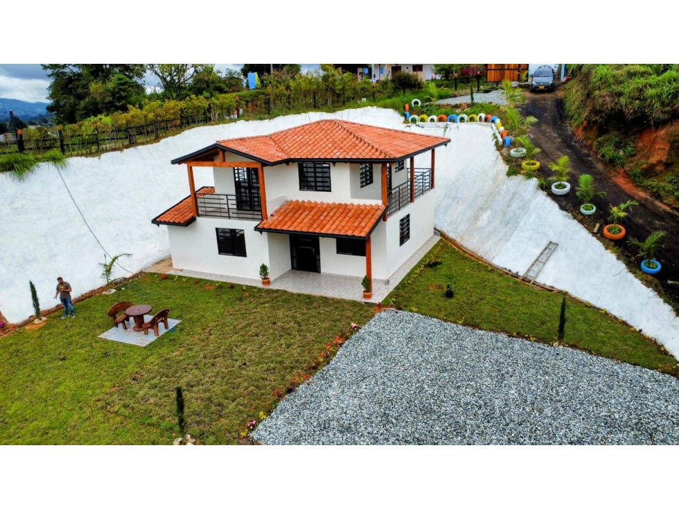 HERMOSA FINCA EN VENTA MARINILLA
