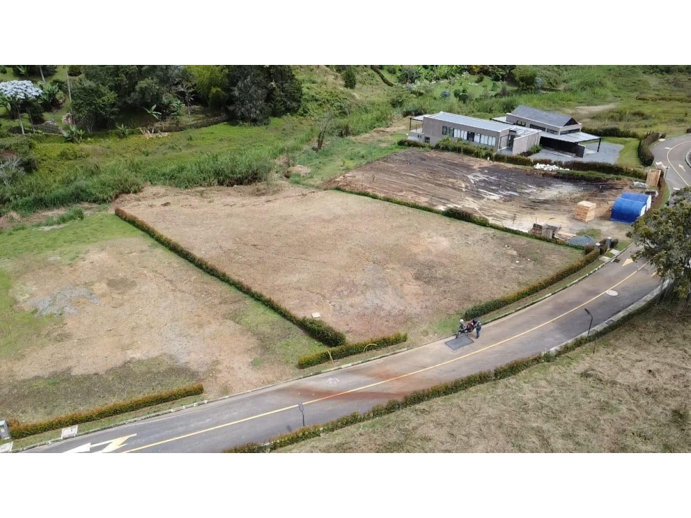 ENCANTADOR LOTE EN VENTA CERCA AL AEROPUERTO RIONEGRO