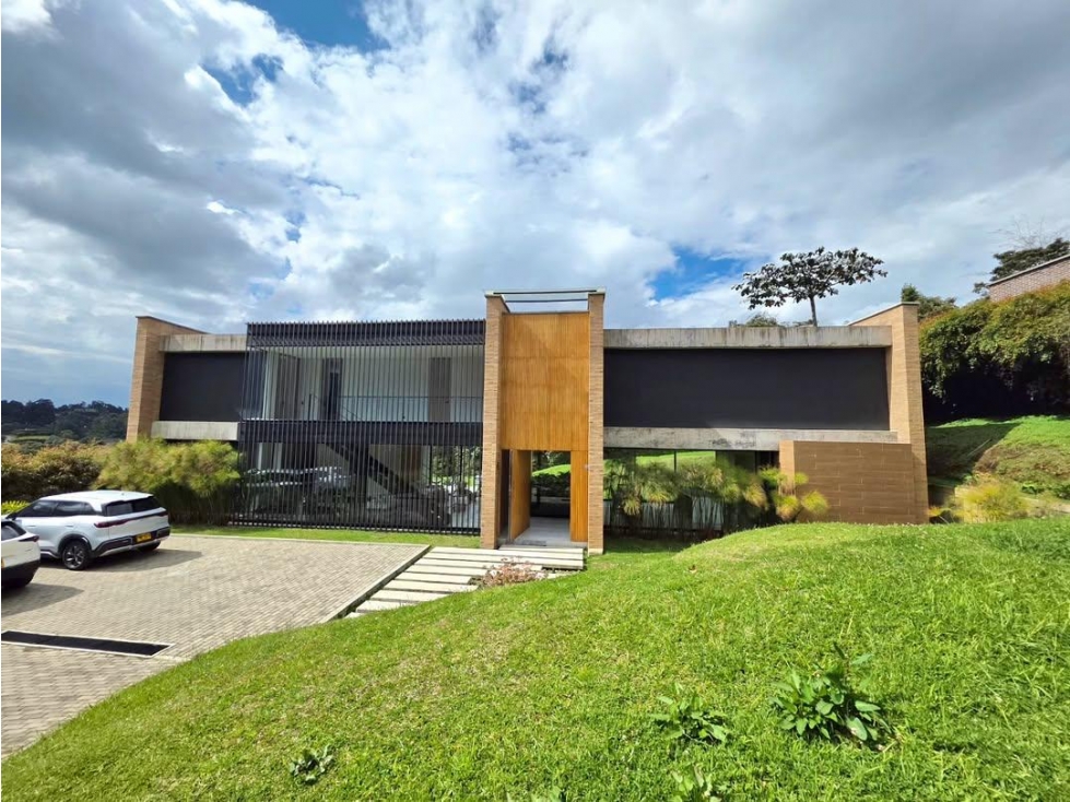 ESPECTACULAR CASA EN VENTA ALTO DE PALMAS