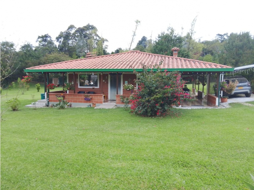 HERMOSA CASA FINCA EN VENTA GUARNE