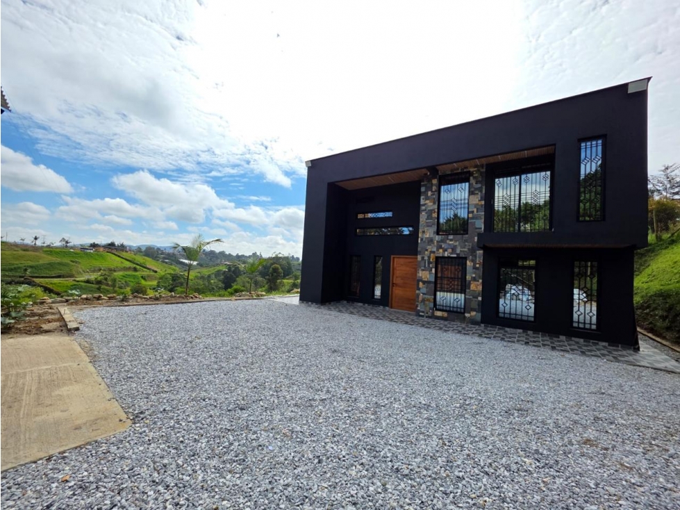 ENCANTADORA CASA CAMPESTRE MODERNA EN VENTA MARINILLA