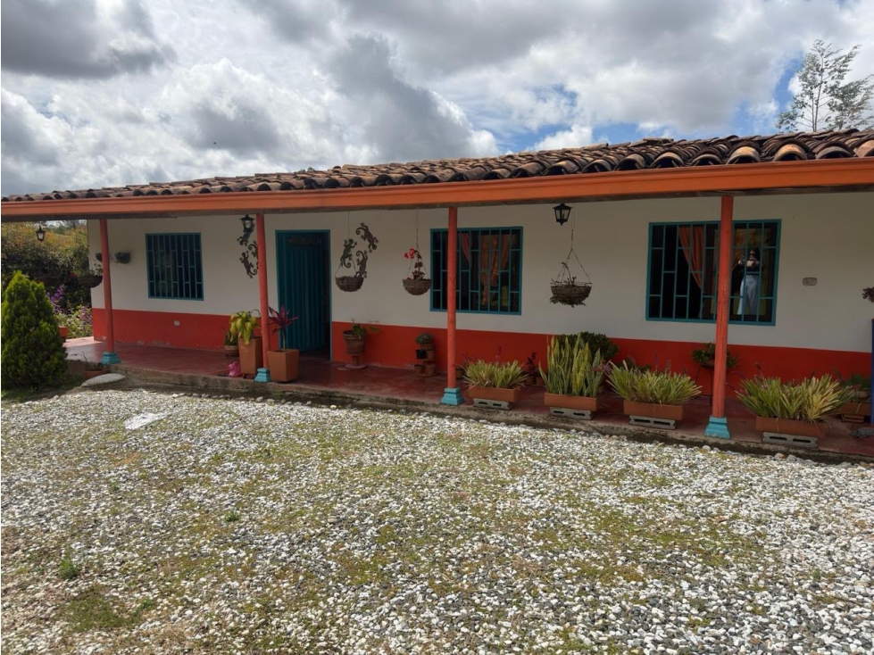 HERMOSA CASA FINCA TRADICIONAL EN VENTA EL SANTUARIO