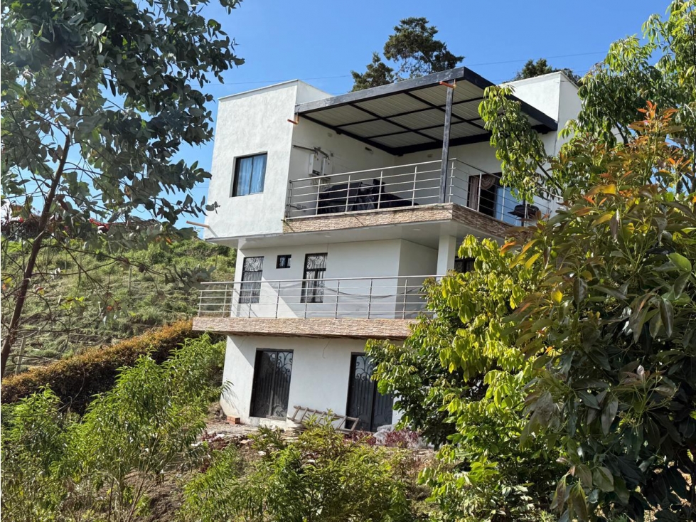 HERMOSA FINCA EN VENTA MARINILLA