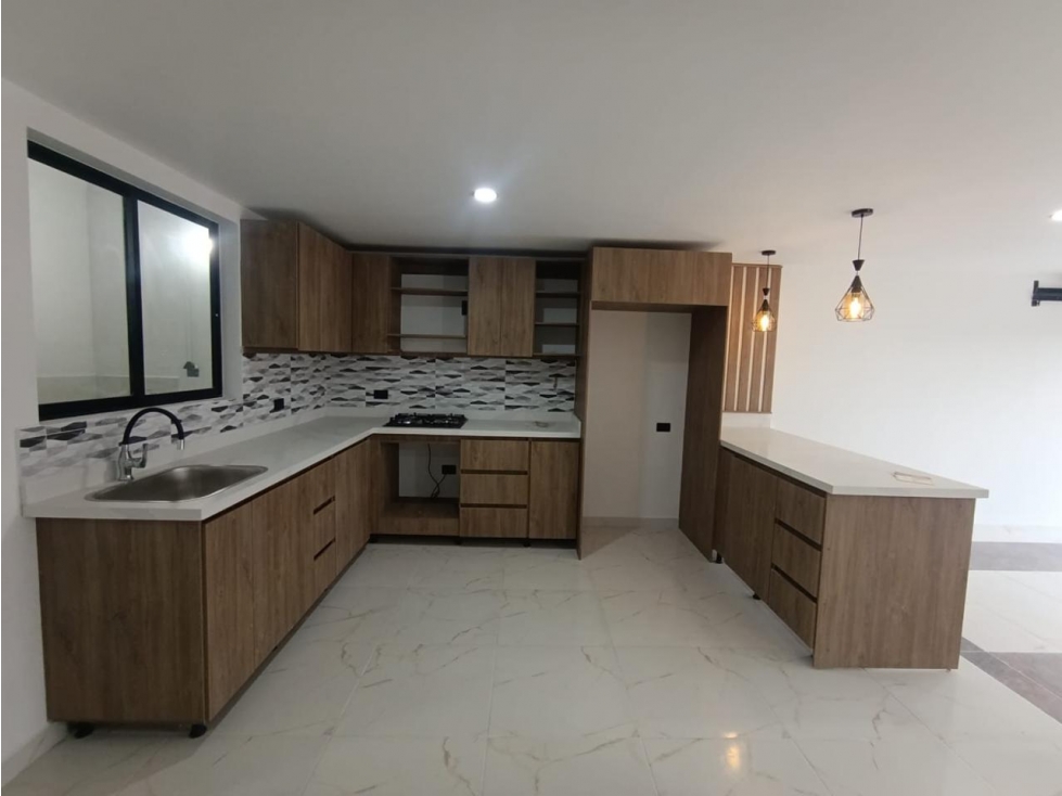 ENCANTADORA CASA EN VENTA LA CEJA